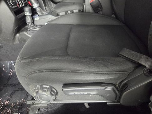 Used 2022 Jeep Gladiator Sport AWD/4WD image 11