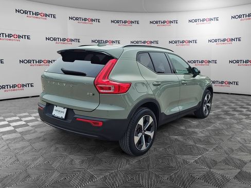 Used 2023 Volvo XC40 B5 Plus w/ Driver Assist Package AWD/4WD image 6
