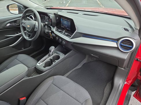 Used 2026 Chevrolet Trax LS image 18