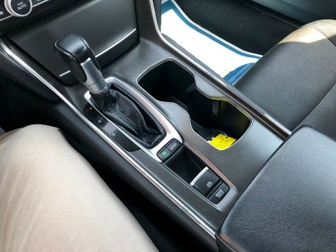 Used 2018 Honda Accord Sport image 20