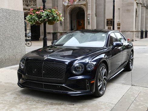 New 2025 Bentley Flying Spur Plug-In Hybrid image 1