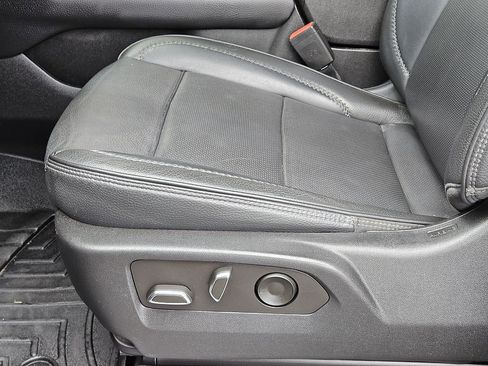 Used 2022 GMC Yukon Denali AWD/4WD image 19