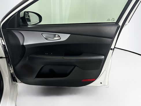 Used 2024 Kia Forte LX image 29