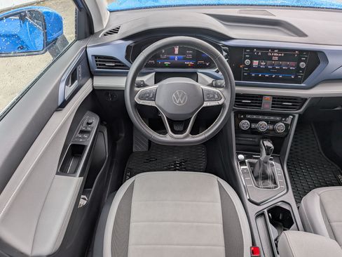 Certified 2024 Volkswagen Taos SE FWD image 15