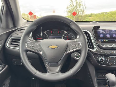 Used 2024 Chevrolet Equinox Premier AWD/4WD image 27