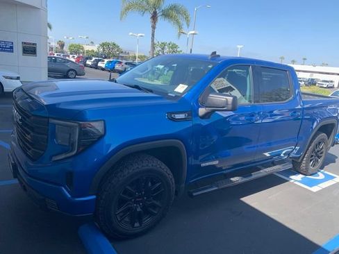 Used 2022 GMC Sierra 1500 Elevation w/ X31 Off-Road Package AWD/4WD image 1