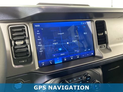 Used 2023 Ford Bronco Outer Banks image 2