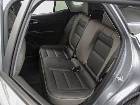 Used 2025 Chevrolet Trax ACTIV w/ Driver Confidence Package FWD image 21