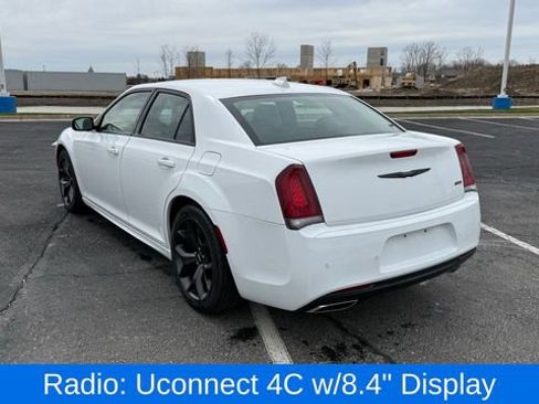 Used 2022 Chrysler 300 Touring L image 3