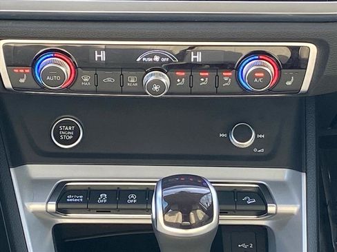 Used 2022 Audi Q3 2.0T Premium Plus w/ Premium Plus Package image 9