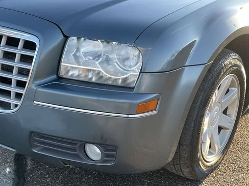 Used 2005 Chrysler 300 Touring image 30