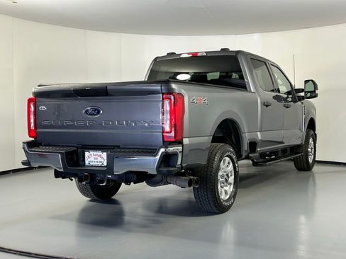 Used 2024 Ford F250 XLT AWD/4WD image 7