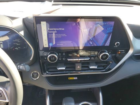 Used 2023 Toyota Highlander Platinum image 13