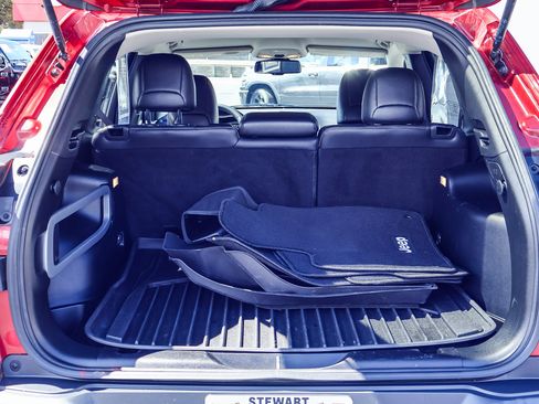 Used 2016 Jeep Cherokee Limited image 14