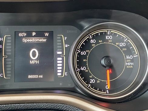 Used 2016 Jeep Cherokee Latitude w/ Cold Weather Group image 19