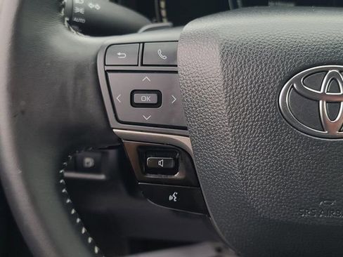 Used 2025 Toyota Camry SE FWD image 28