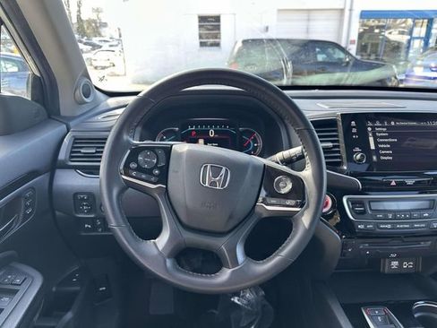 Certified 2022 Honda Pilot Touring image 11
