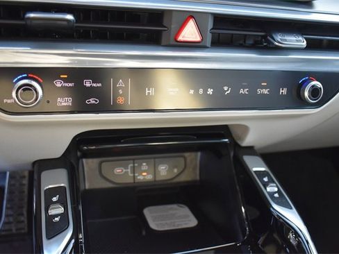 Certified 2026 Kia Sorento SX Prestige image 33