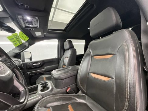 Used 2020 GMC Sierra 2500 AT4 w/ AT4 Premium Package image 6