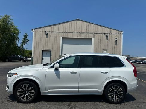 Used 2021 Volvo XC90 T5 Momentum w/ Climate Package AWD/4WD image 9