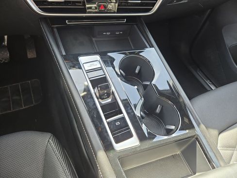 Used 2024 Volkswagen Atlas Cross Sport SE image 22