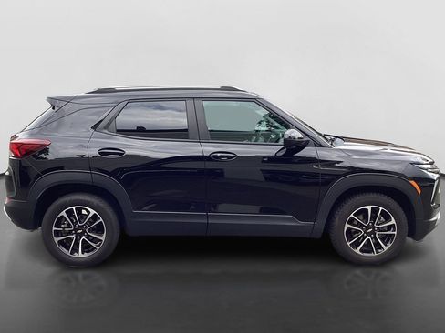 Used 2024 Chevrolet TrailBlazer LT w/ Driver Confidence Package FWD image 4