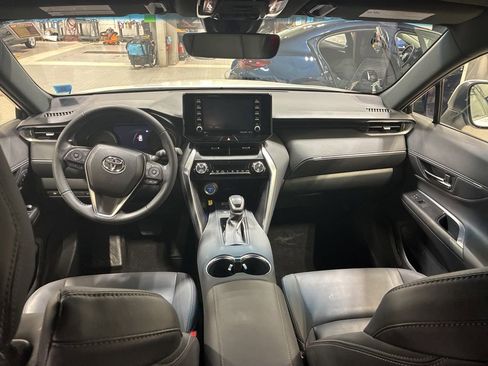 Used 2022 Toyota Venza XLE image 20