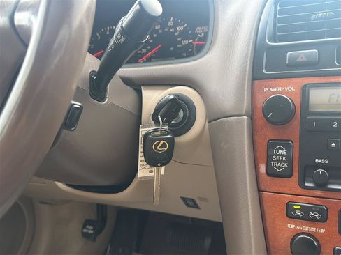Used 2000 Lexus ES 330 FWD image 21