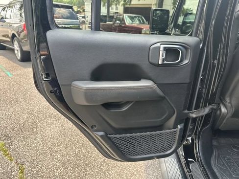 Used 2021 Jeep Gladiator Mojave AWD/4WD image 22