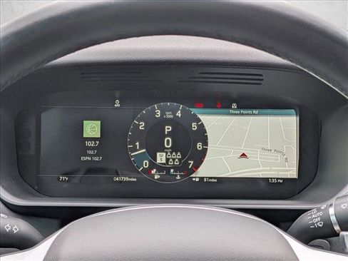 Used 2022 Land Rover Discovery S image 11