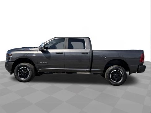 Used 2025 RAM 2500 Laramie AWD/4WD image 2