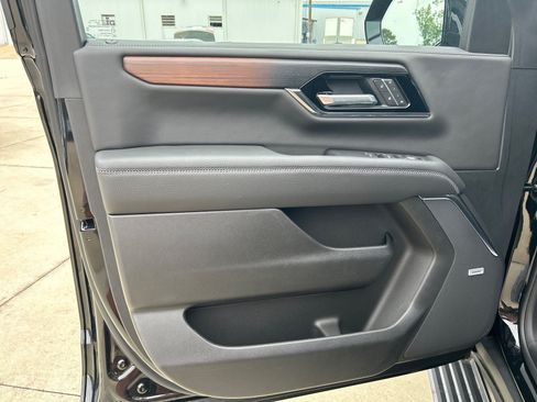 New 2026 GMC Yukon XL Denali w/ Denali Reserve Package RWD image 10