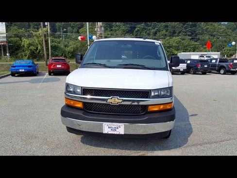 Used 2025 Chevrolet Express 2500 w/ Driver Convenience Package RWD image 3