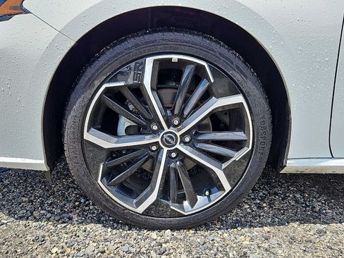 Used 2023 Nissan Altima 2.5 SR FWD image 8