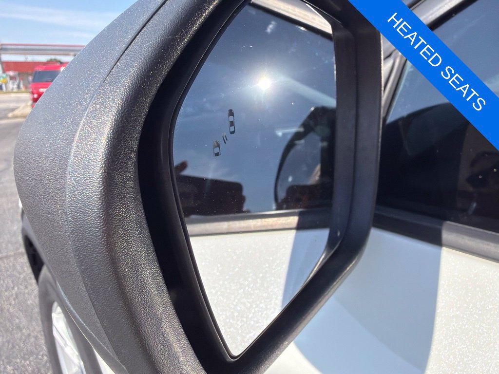 Used 2020 Ford Explorer XLT w/ Equipment Group 202A AWD/4WD image 14