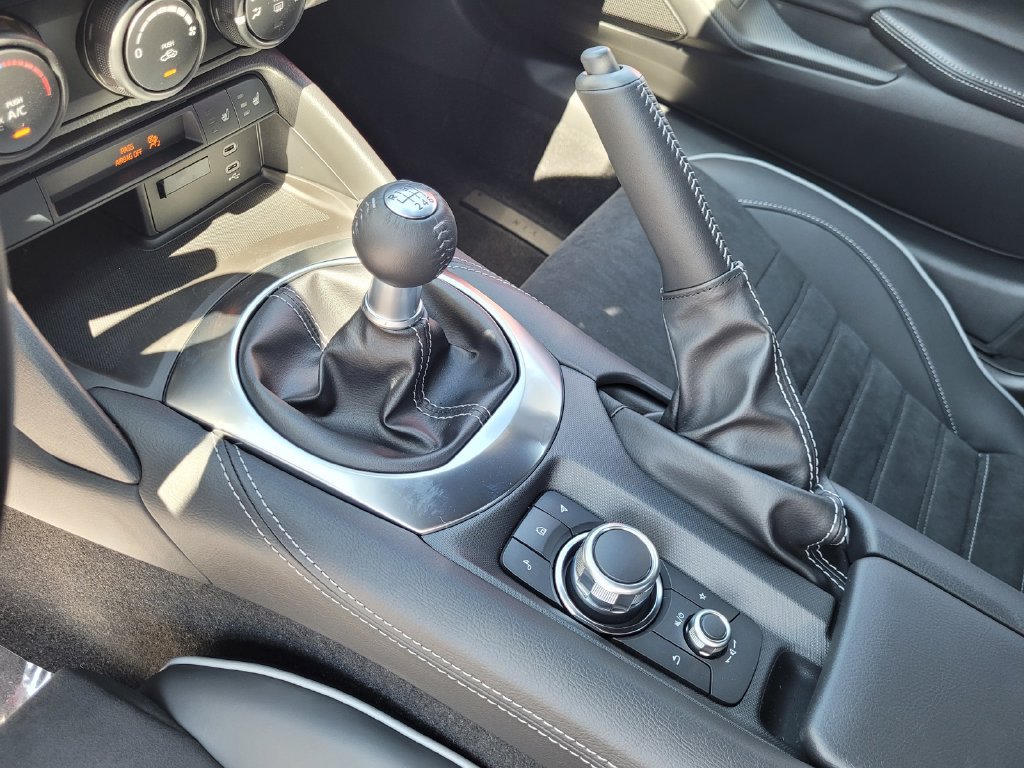 New 2025 MAZDA MX-5 Miata Club w/ Brembo/BBS Recaro Package RWD image 6