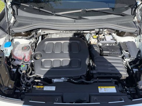 Used 2025 Volkswagen Tiguan SE R-Line AWD/4WD image 24