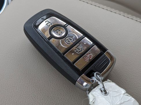 Certified 2023 Lincoln Nautilus Reserve w/ Equipment Group 201A image 33