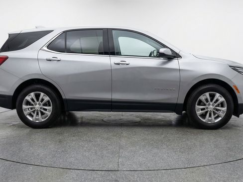 Used 2025 Chevrolet Equinox LT image 11