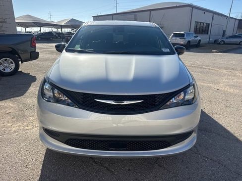 New 2026 Chrysler Voyager LX image 2