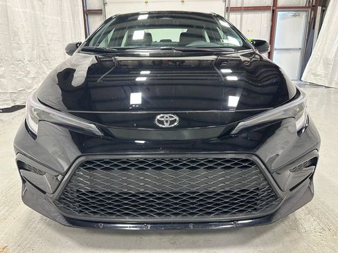 Used 2026 Toyota Corolla SE image 2