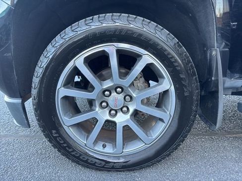 Used 2018 GMC Canyon Denali image 8