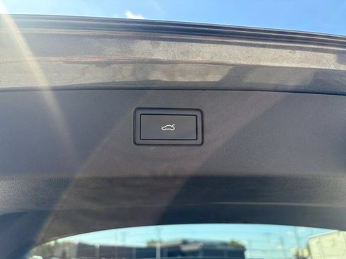 Used 2026 Volkswagen Tiguan SE AWD/4WD image 19
