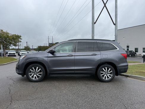 Used 2021 Honda Pilot EX image 4