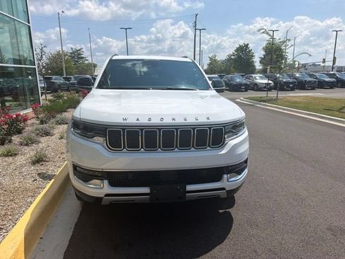 Used 2024 Jeep Wagoneer Series II w/ Premium Group I AWD/4WD image 10