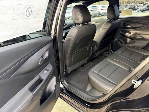 New 2026 Buick Envista Avenir image 9