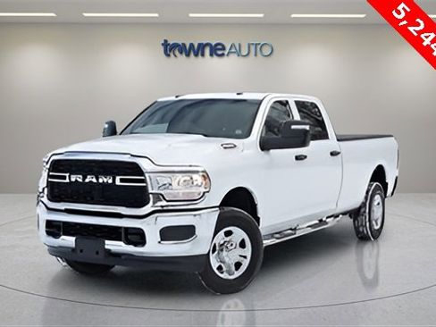 Used 2024 RAM 2500 Tradesman w/ Chrome Appearance Group image 9
