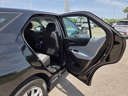 Used 2024 Chevrolet Equinox LS FWD image 15