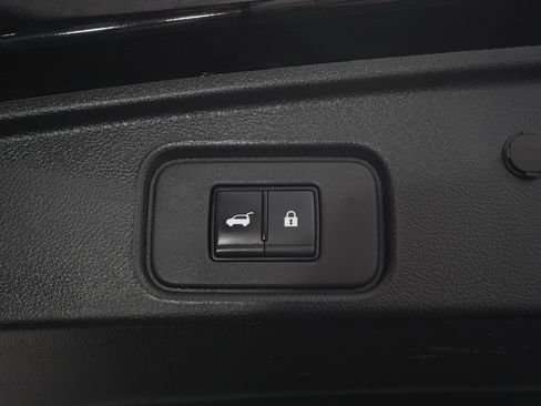 Used 2024 Nissan Pathfinder Platinum AWD/4WD image 11