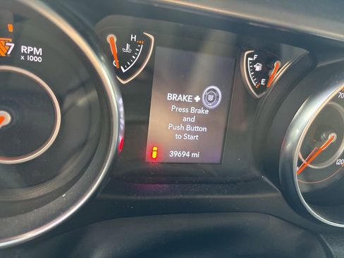 Used 2022 Jeep Wrangler Unlimited Sport image 4